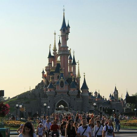 מונטבראן Appartement Wakandais-Proche Disney, Parking & Wifi מראה חיצוני תמונה