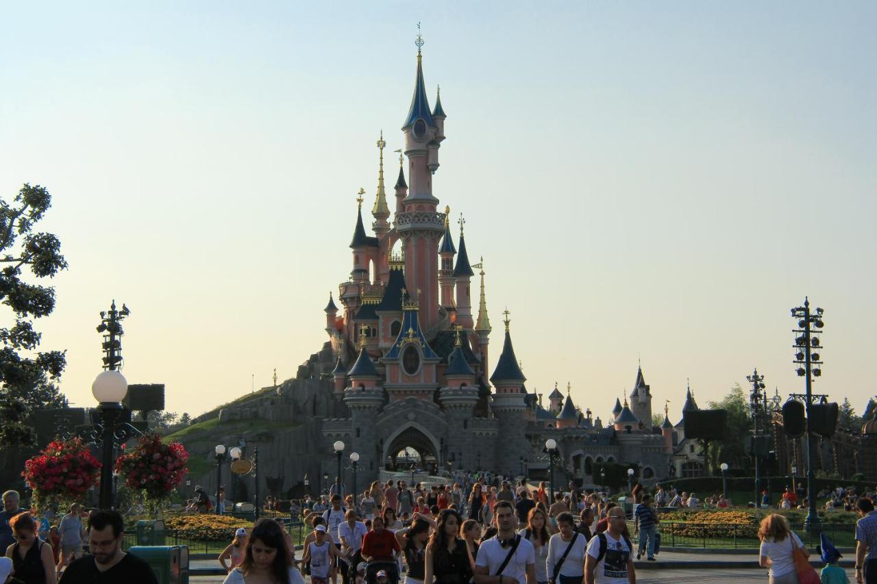 מונטבראן Appartement Wakandais-Proche Disney, Parking & Wifi מראה חיצוני תמונה